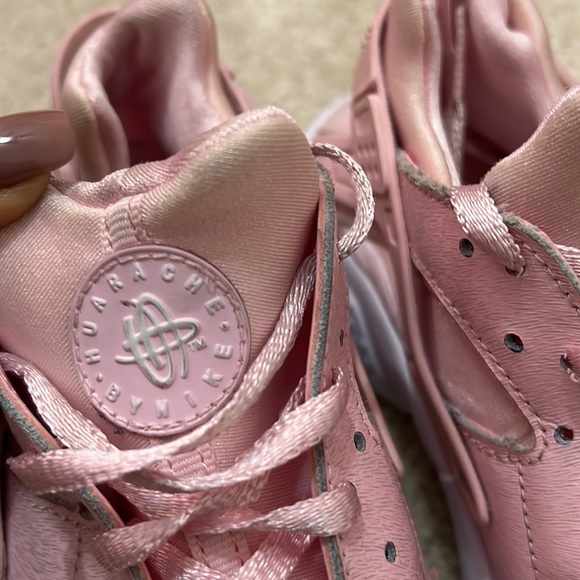 Nike Harache kids sneakers EUC wore few times like new size 2Y - Picture 4 of 7